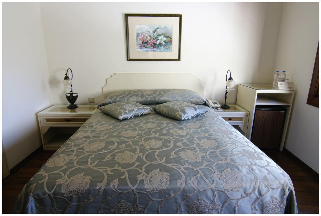 Minyon Hotel Antalya Kültér fotó